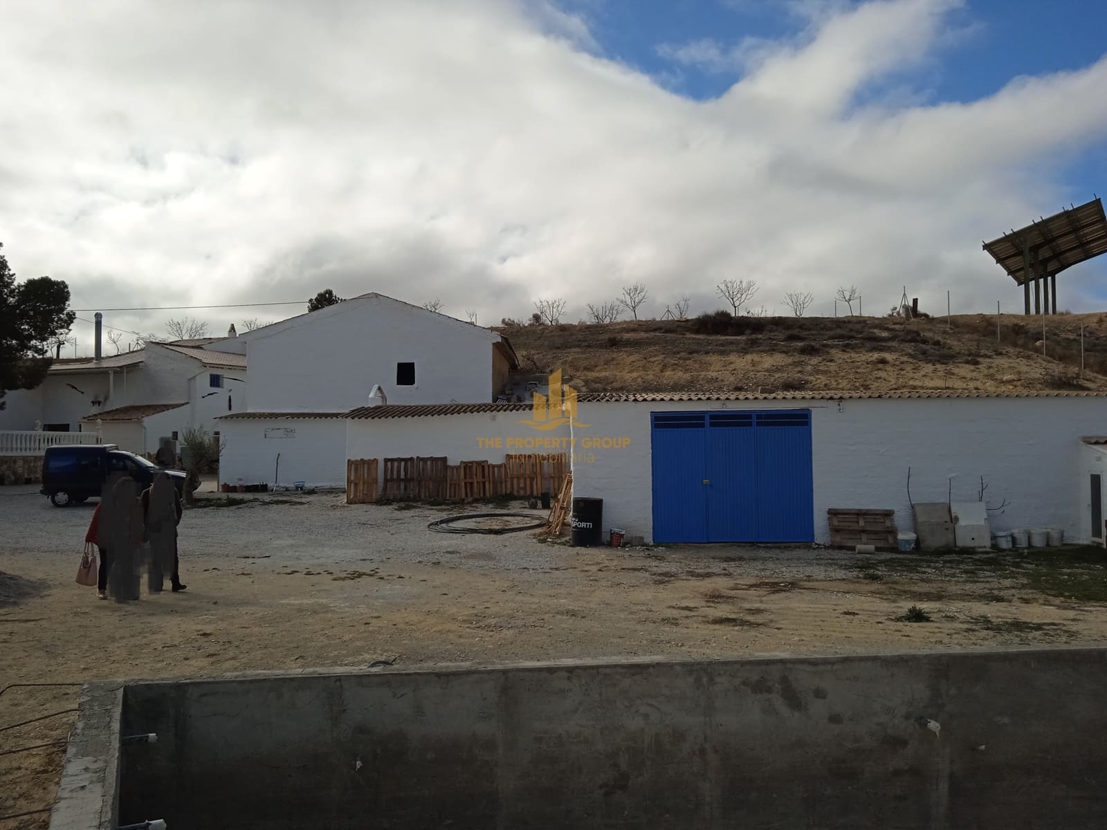 7 bedroom Cave House for sale in Cuevas del Campo with pool garage €