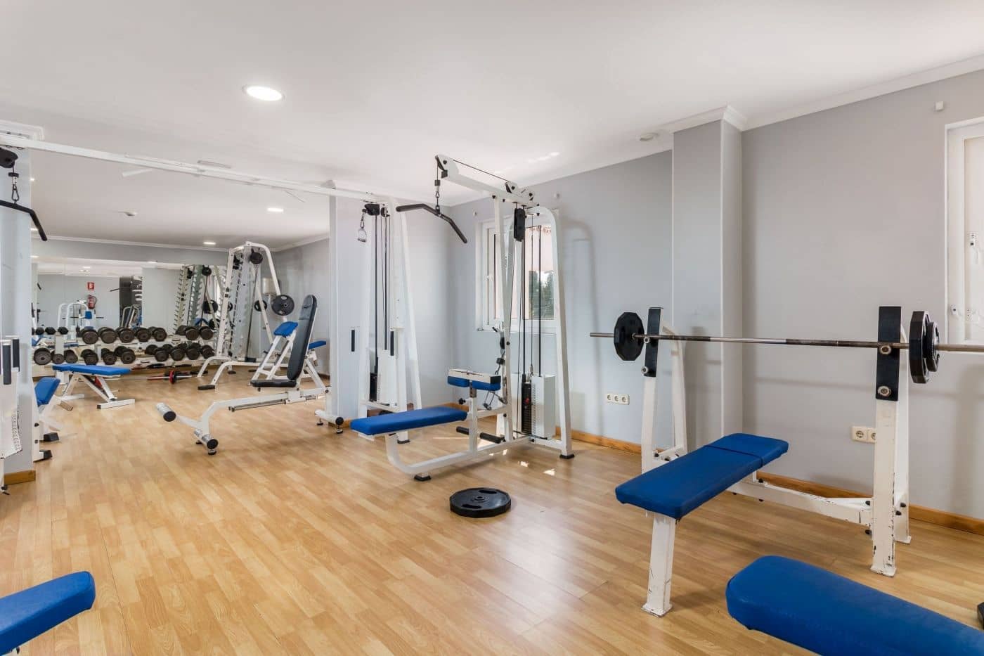 84 quarto Hotel para venda em Sotogrande com garagem - 11 700 000 € (Ref: 8752773)