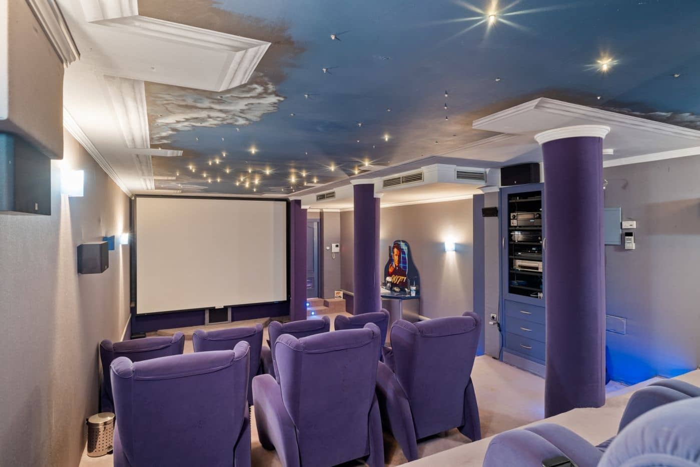 6 bedroom Villa for sale in Marbella - € 6,900,000 (Ref: 8755809)