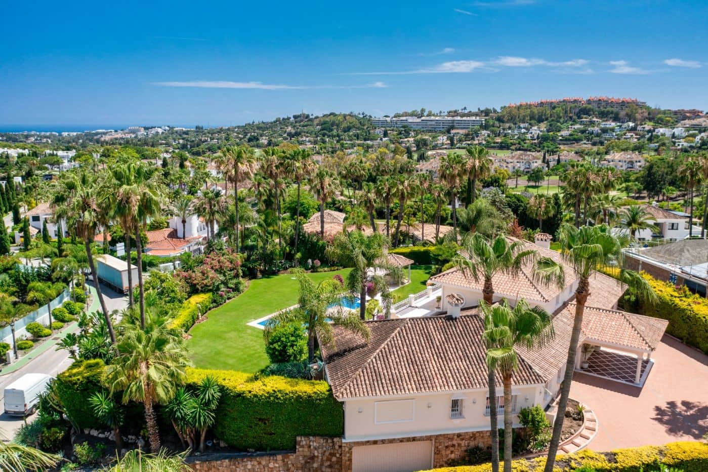 6 bedroom Villa for sale in Marbella - € 6,900,000 (Ref: 8755809)