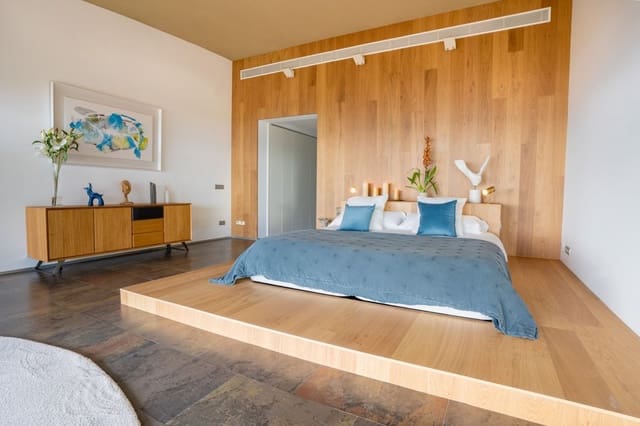 5 bedroom Villa for sale in El Higuerón, Fuengirola - € 4,975,000 (Ref: 8755875)