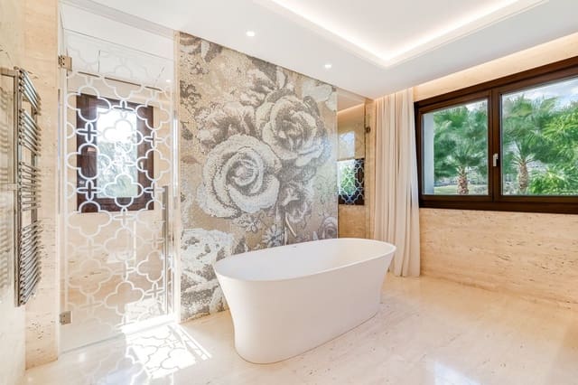 5 soverom Villa til salgs i Nueva Andalucia, Marbella med svømmebasseng - € 7 500 000 (Ref: 8755879)