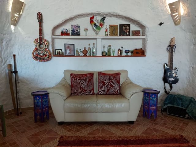 4 bedroom Cave House for sale in Huéscar - € 169,950 (Ref: 8755880)
