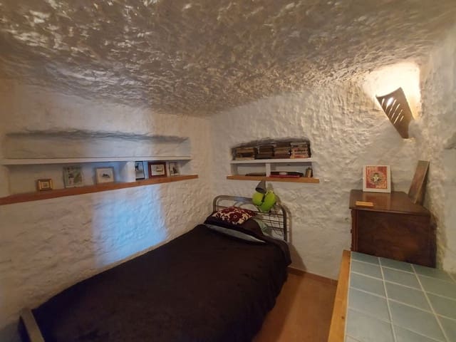 4 bedroom Cave House for sale in Huéscar - € 169,950 (Ref: 8755880)