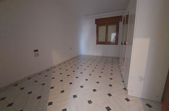 7 slaapkamer Rijtjeshuis te koop in Cuevas del Campo - € 89.250 (Ref: 8755885)