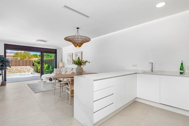 Chalet de 3 habitaciones en Pilar de la Horadada en venta con piscina - 539.900 € (Ref: 8758137)