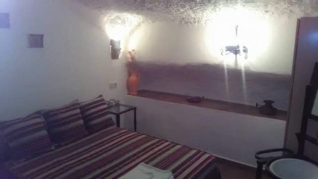 4 bedroom Cave House for sale in Cuevas del Campo - € 319,000 (Ref: 8758171)