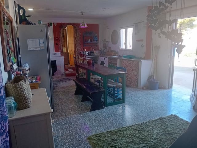 5 soveværelse Finca/Landehus til salg i Baza - € 160.000 (Ref: 8758187)