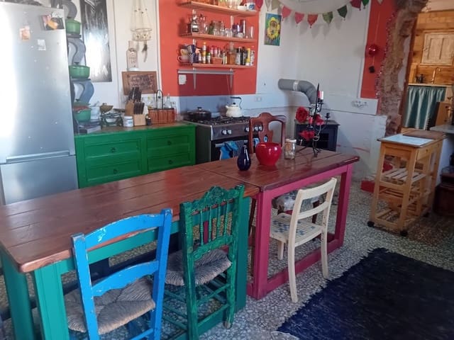 5 soveværelse Finca/Landehus til salg i Baza - € 160.000 (Ref: 8758187)