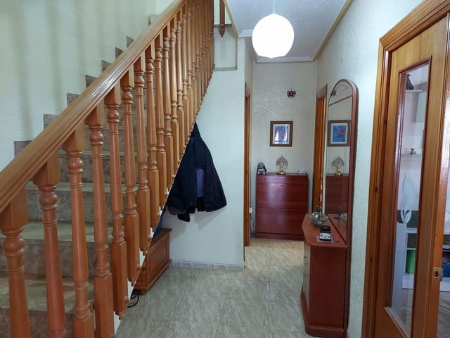 4 slaapkamer Rijtjeshuis te koop in Cuevas del Campo - € 104.500 (Ref: 8758208)