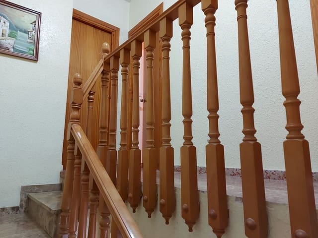 4 slaapkamer Rijtjeshuis te koop in Cuevas del Campo - € 104.500 (Ref: 8758208)