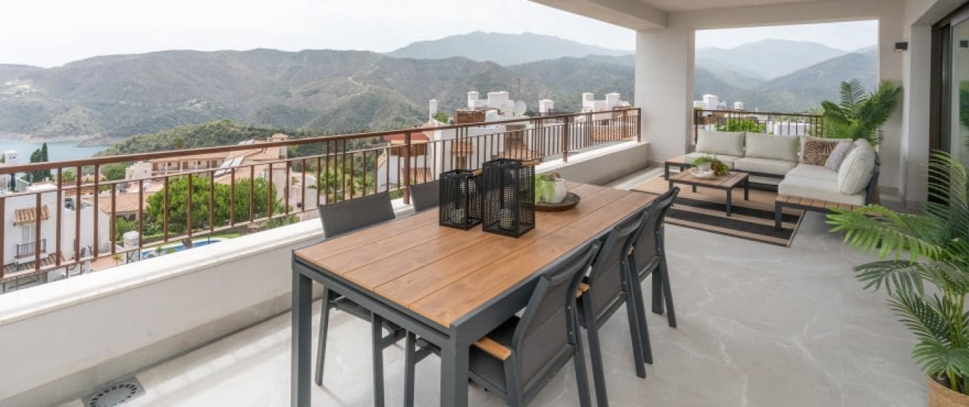 3 soverom Rekkehus til salgs i Istan med svømmebasseng garasje - € 620 000 (Ref: 8758209)