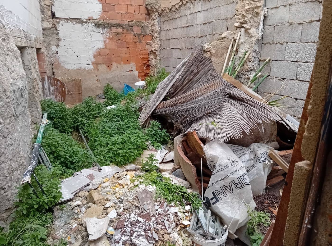 4 soveværelse Rækkehus til salg i Huescar - € 85.000 (Ref: 8758213)