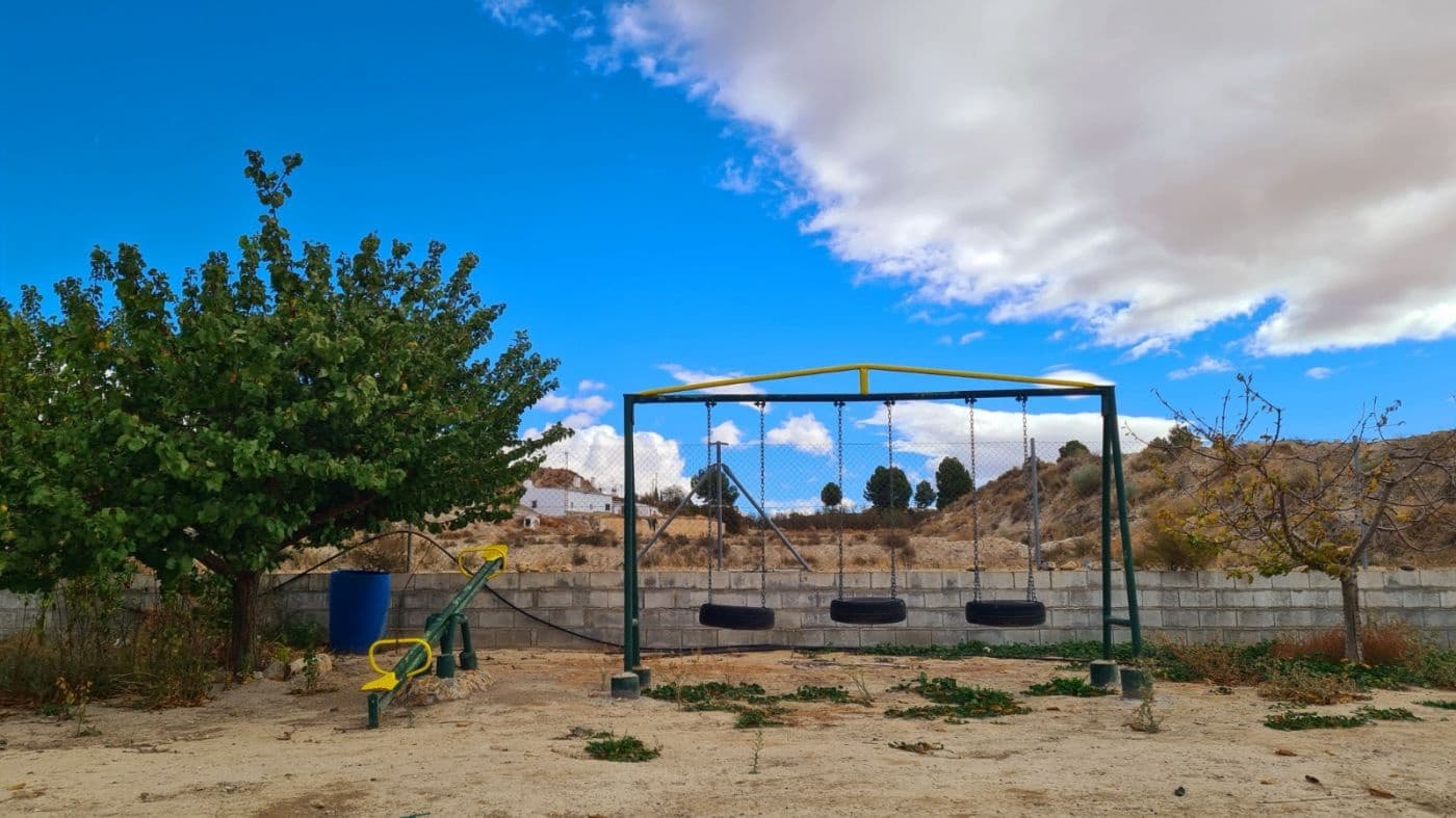 3 soveværelse Finca/Landehus til salg i Baza - € 143.900 (Ref: 8758232)