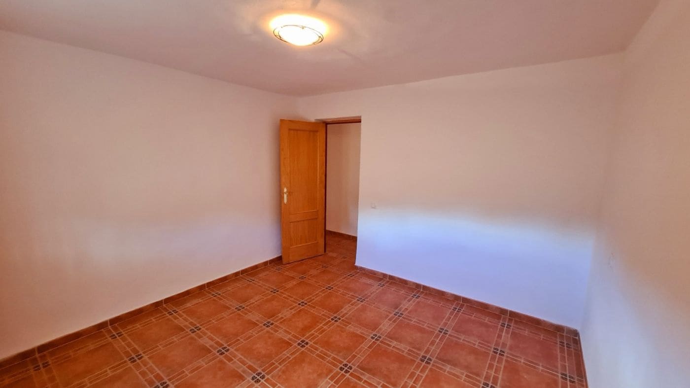 3 soveværelse Finca/Landehus til salg i Baza - € 143.900 (Ref: 8758232)