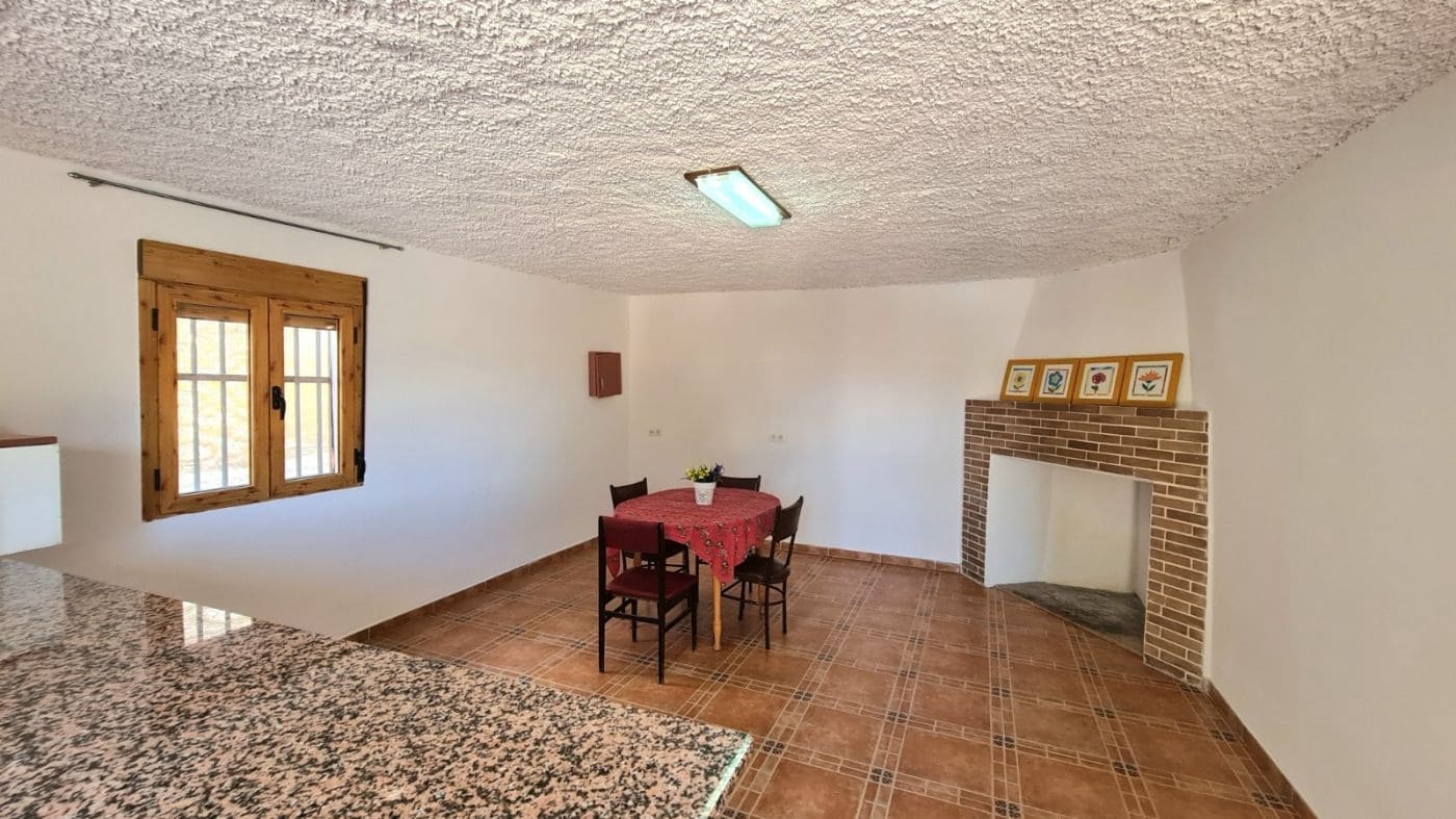 3 soveværelse Finca/Landehus til salg i Baza - € 143.900 (Ref: 8758232)