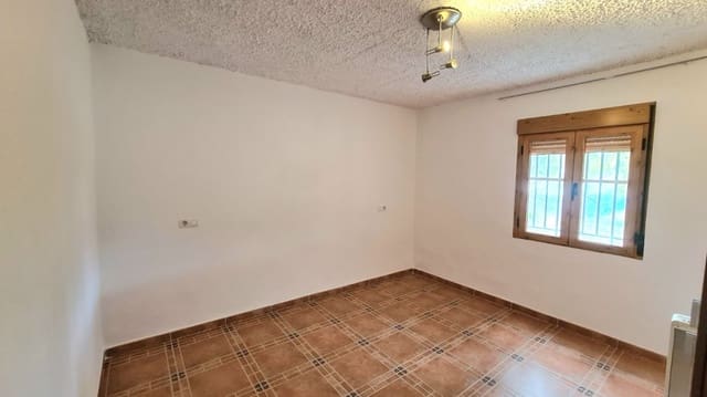 3 sovrum Finca/Hus på landet till salu i Baza - 143 900 € (Ref: 8758232)