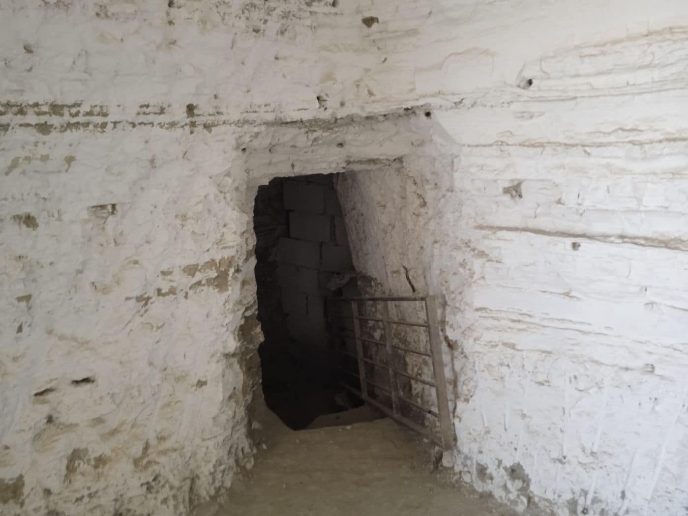 6 bedroom Cave House for sale in Benamaurel - € 16,430 (Ref: 8758273)