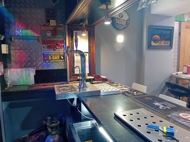 3 bedroom Business for sale in Baza - € 79,995 (Ref: 8758291)