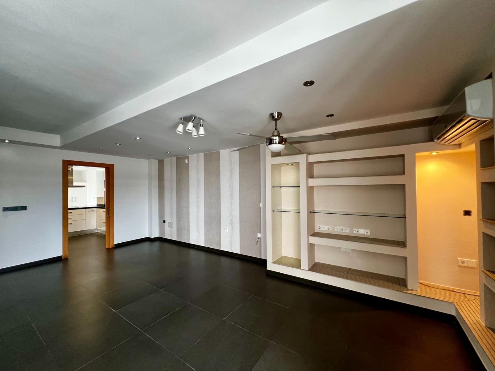 4 slaapkamer Villa te koop in Alamillo met zwembad garage - € 470.000 (Ref: 8847515)