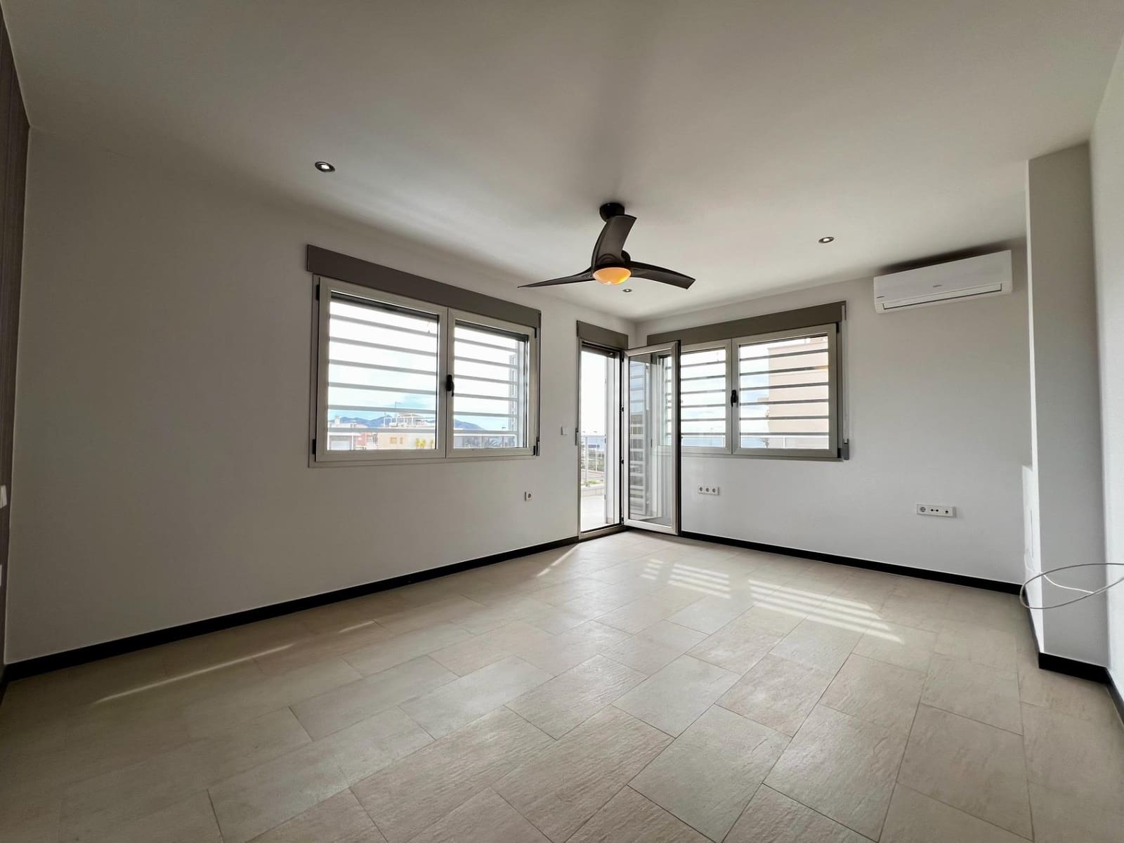 4 slaapkamer Villa te koop in Alamillo met zwembad garage - € 470.000 (Ref: 8847515)