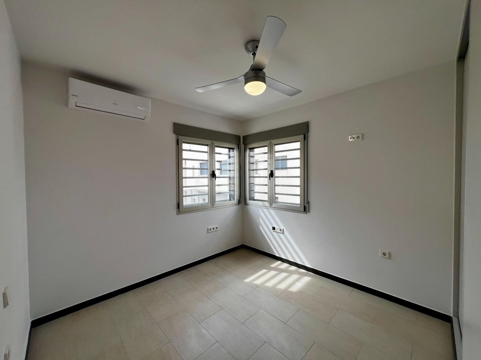 4 slaapkamer Villa te koop in Alamillo met zwembad garage - € 470.000 (Ref: 8847515)