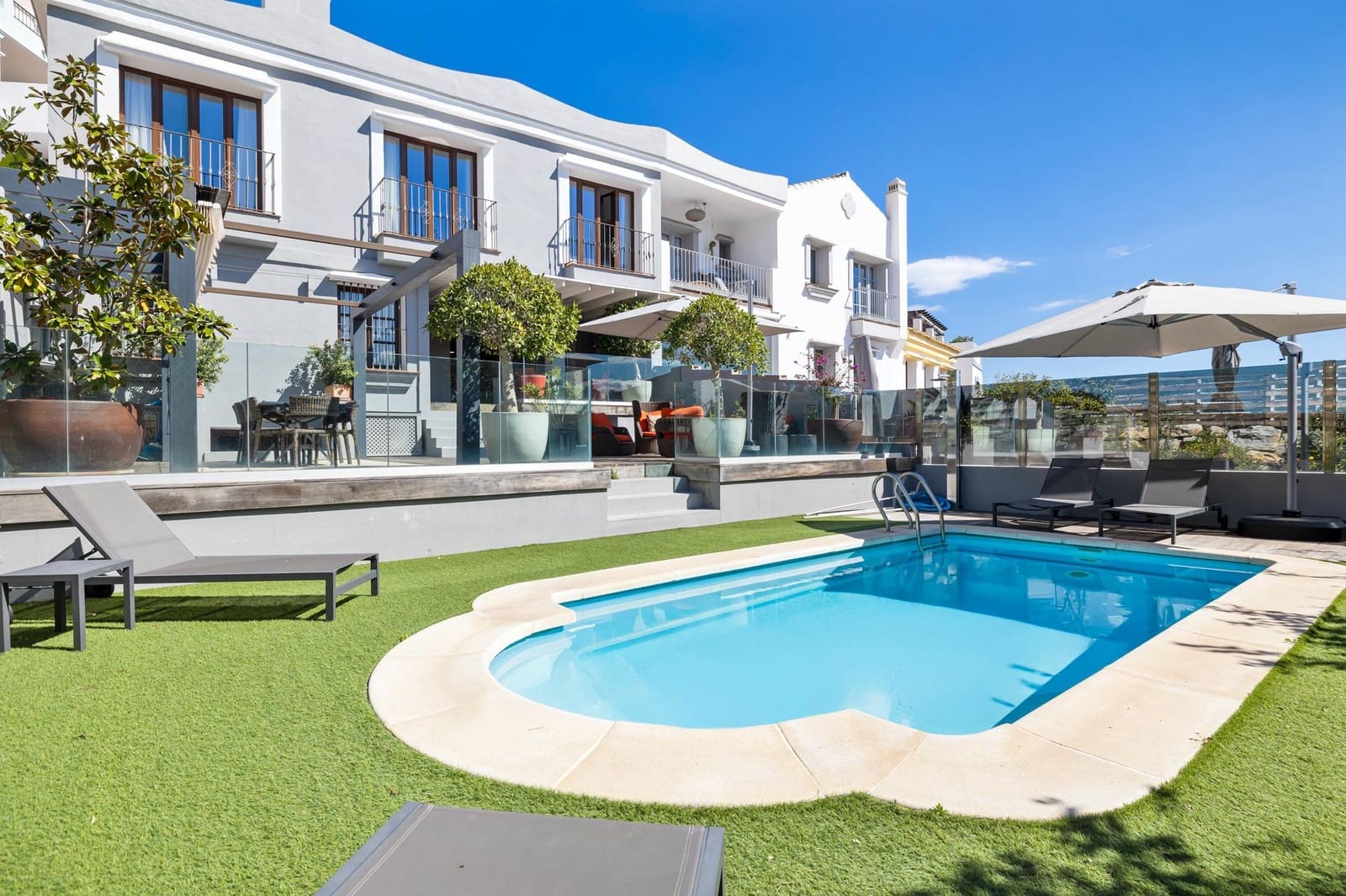 5 slaapkamer Huis te koop in Benahavis met zwembad garage - € 1.095.000 (Ref: 8941226)