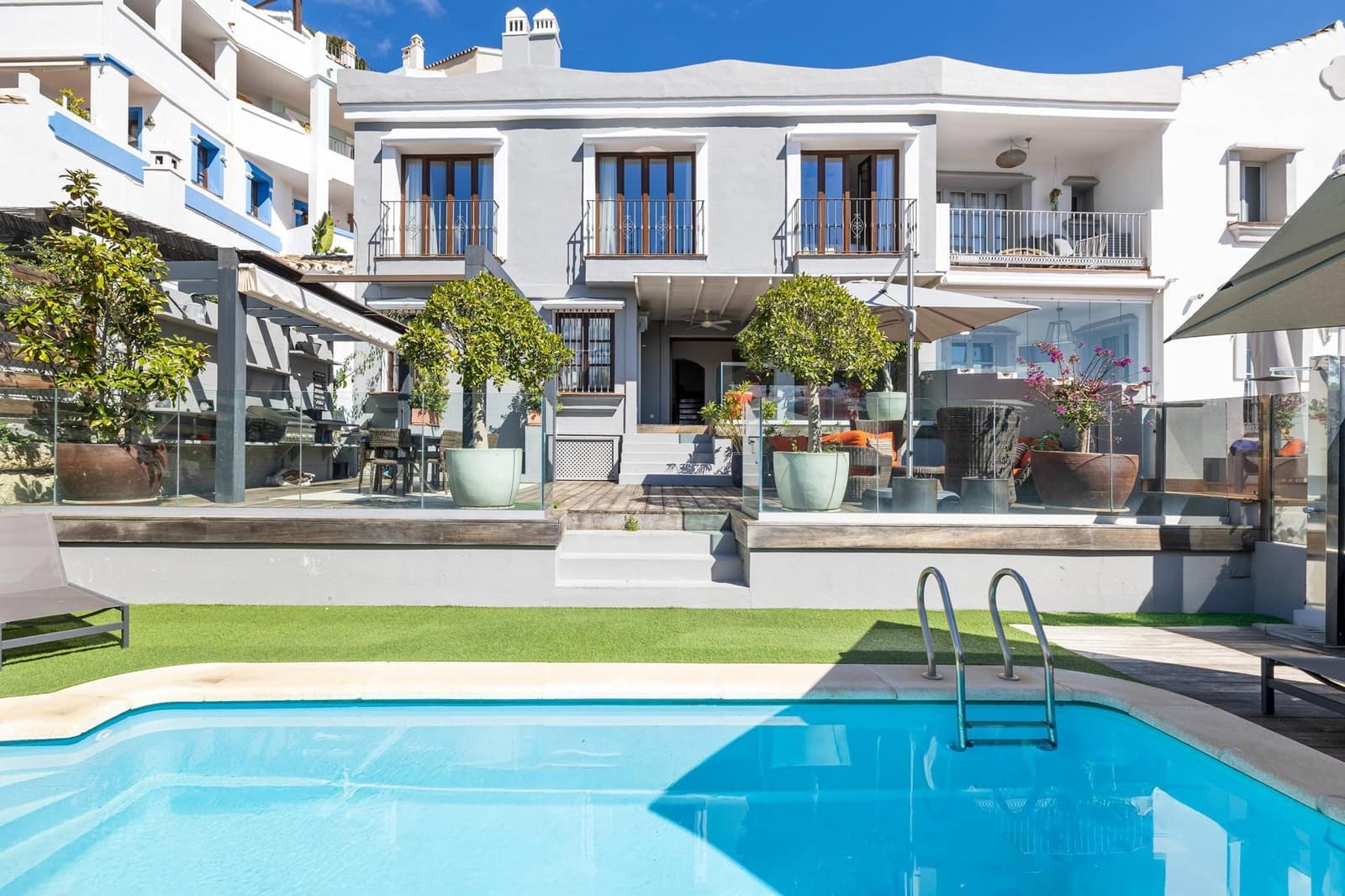 5 slaapkamer Huis te koop in Benahavis met zwembad garage - € 1.095.000 (Ref: 8941226)