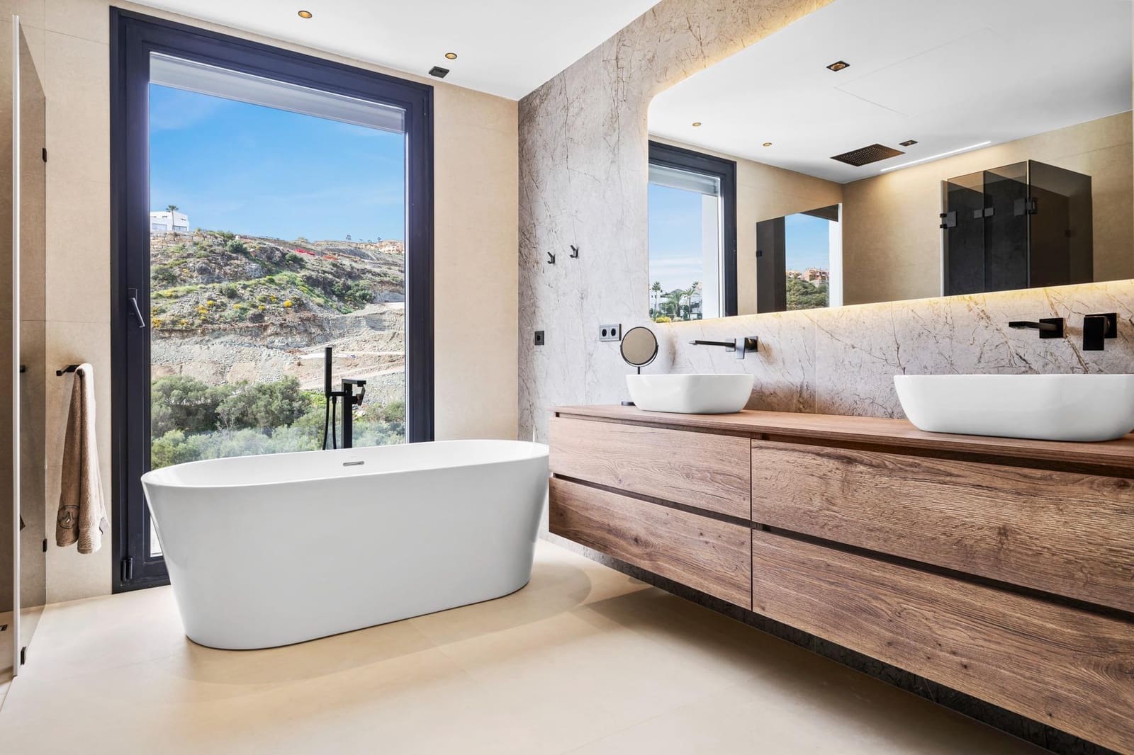 4 makuuhuone Huvila myytävänä paikassa Benahavis mukana 
autotalli - 3 485 000 € (Ref: 8949014)