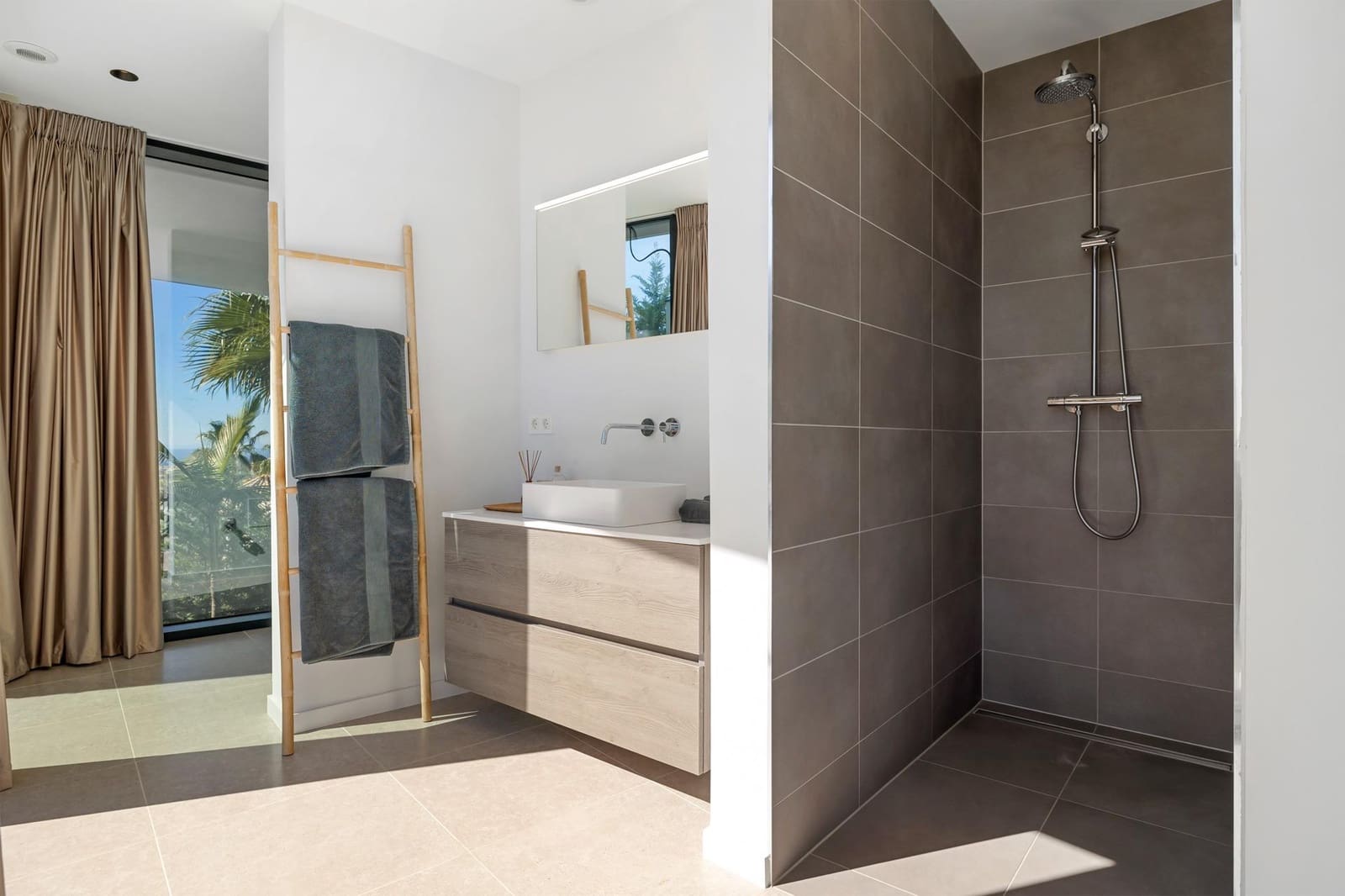 Chalet de 5 habitaciones en Benahavís en venta con piscina garaje - 4.950.000 € (Ref: 8949016)