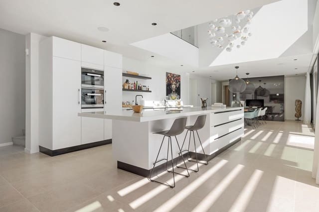 Chalet de 5 habitaciones en Benahavís en venta con piscina garaje - 4.950.000 € (Ref: 8949016)