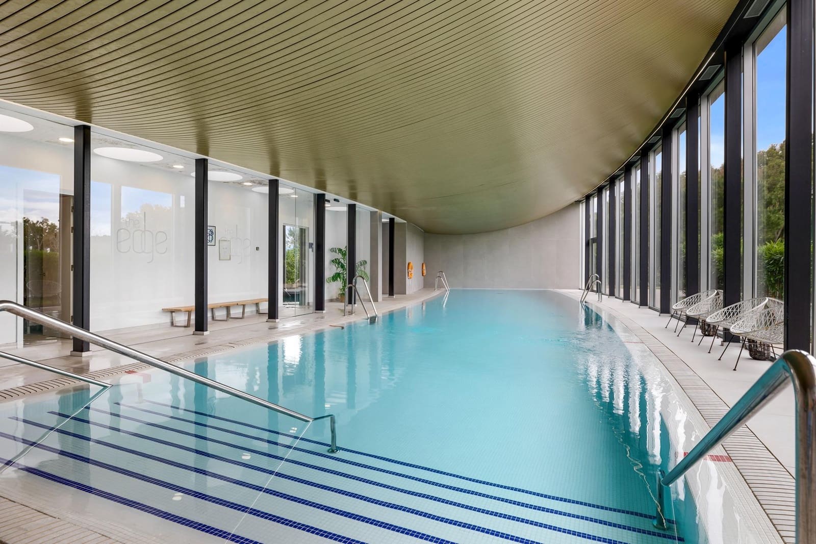 3 sovrum Lägenhet till salu i Estepona med pool garage - 1 390 000 € (Ref: 9089830)