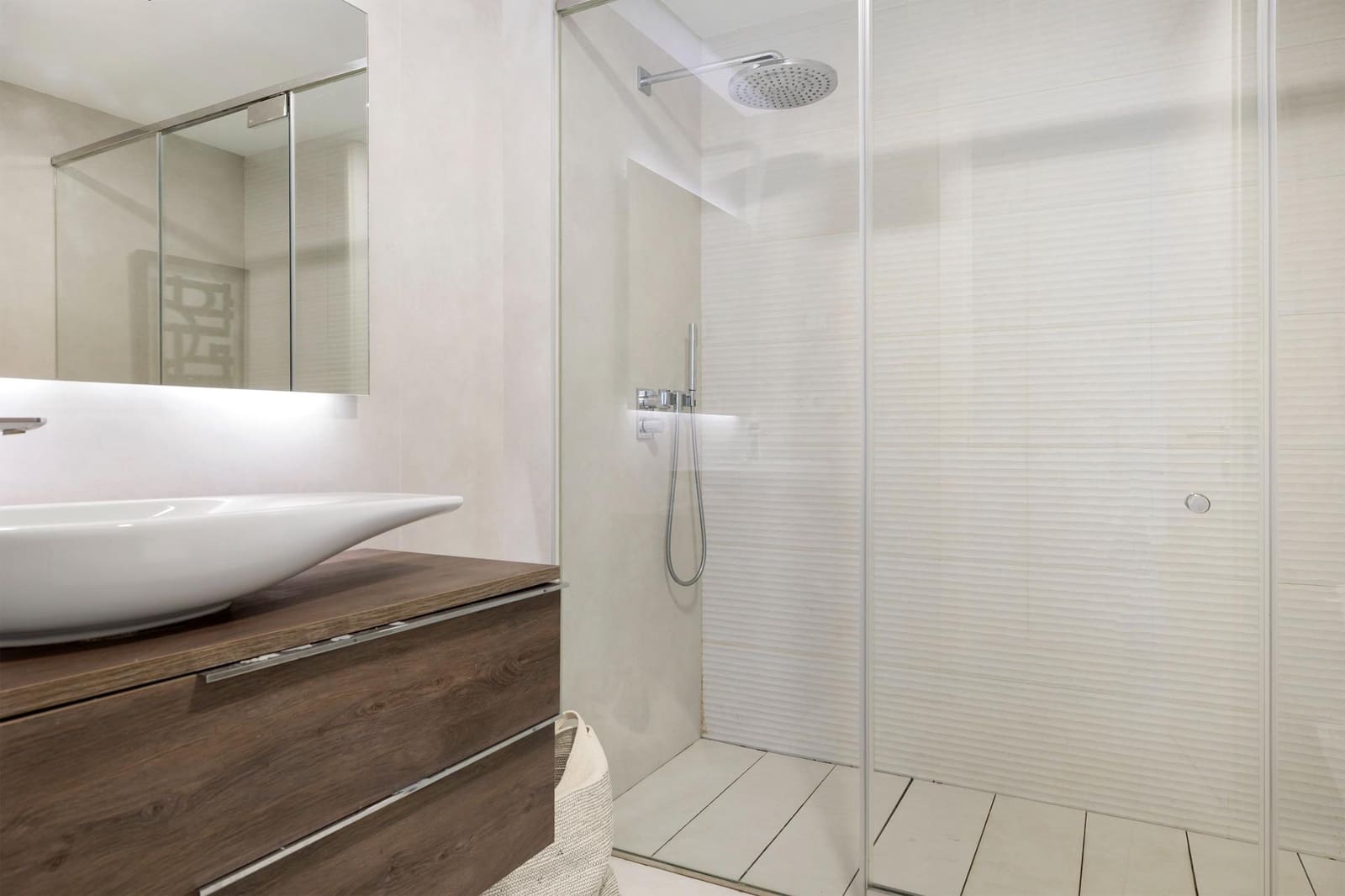 3 sovrum Lägenhet till salu i Estepona med pool garage - 1 390 000 € (Ref: 9089830)