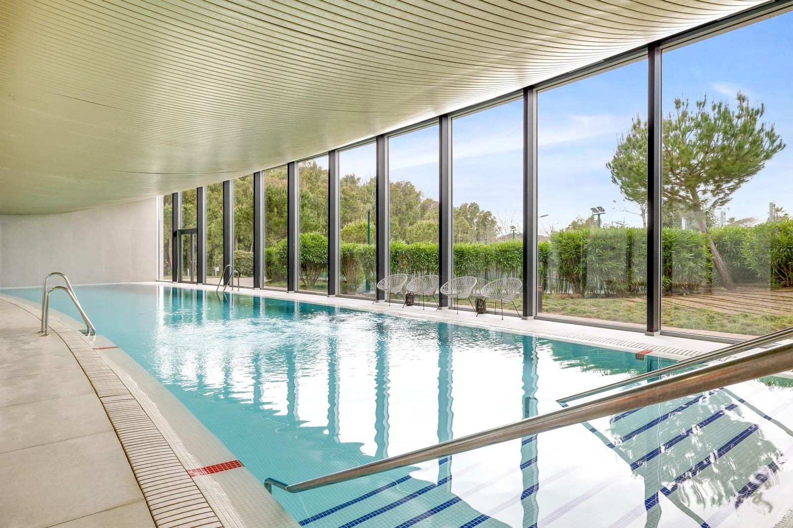 3 sovrum Lägenhet till salu i Estepona med pool garage - 1 390 000 € (Ref: 9089830)