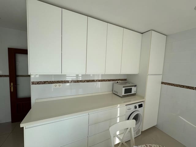 4 slaapkamer Appartement te koop in Playa de los Boliches, Fuengirola - € 595.000 (Ref: 9102925)