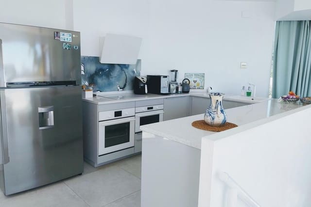 3 bedroom Villa for sale in Marbella with pool garage - € 1,595,000 (Ref: 9112378)