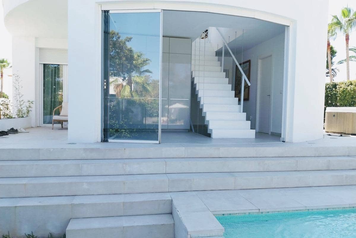 3 bedroom Villa for sale in Marbella with pool garage - € 1,595,000 (Ref: 9112378)