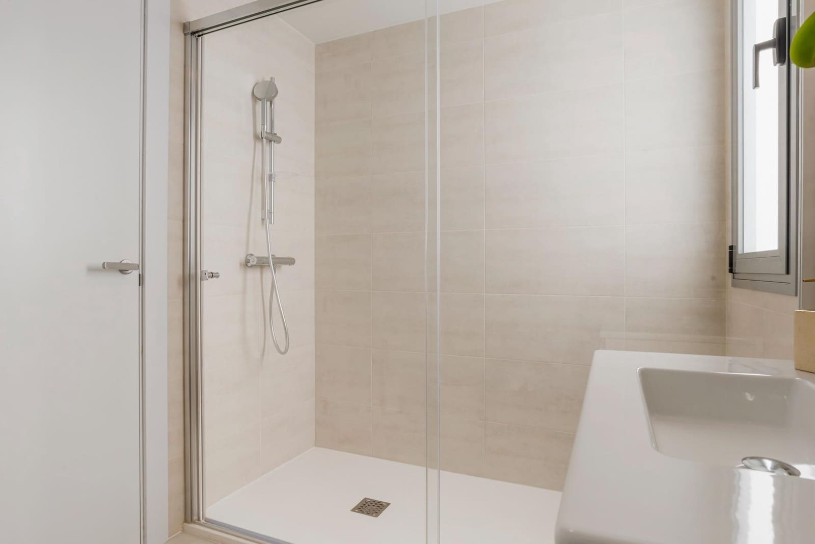 2 quarto Penthouse para venda em New Golden Mile com piscina - 585 000 € (Ref: 9125119)