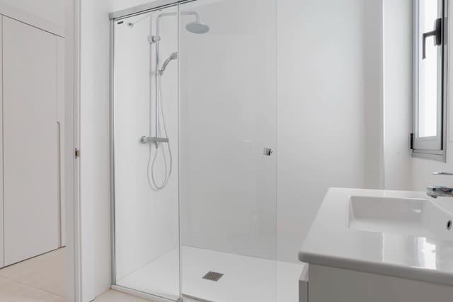 2 quarto Penthouse para venda em Selwo, Estepona com piscina - 585 000 € (Ref: 9125119)