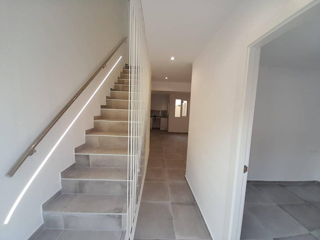 4 bedroom Apartment for sale in Puerto de Mazarron - € 153,900 (Ref: 9142903)