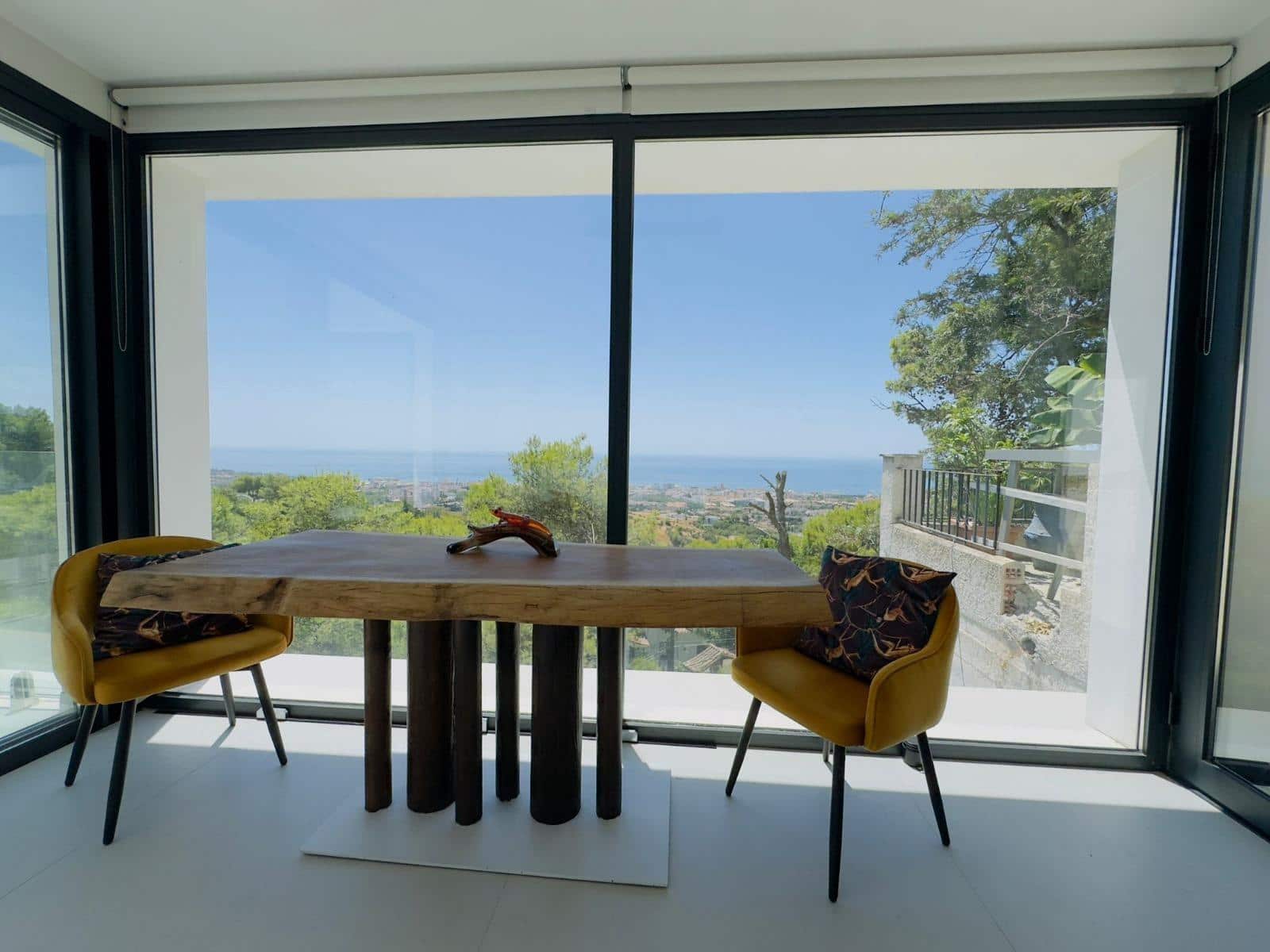 Chalet de 4 habitaciones en Marbella en venta con piscina - 2.390.000 € (Ref: 9145566)