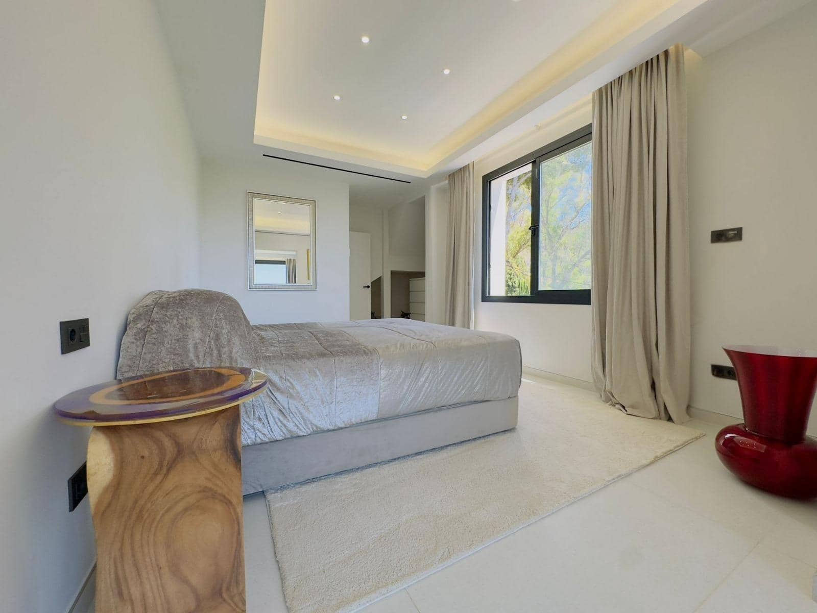 Chalet de 4 habitaciones en Marbella en venta con piscina - 2.390.000 € (Ref: 9145566)