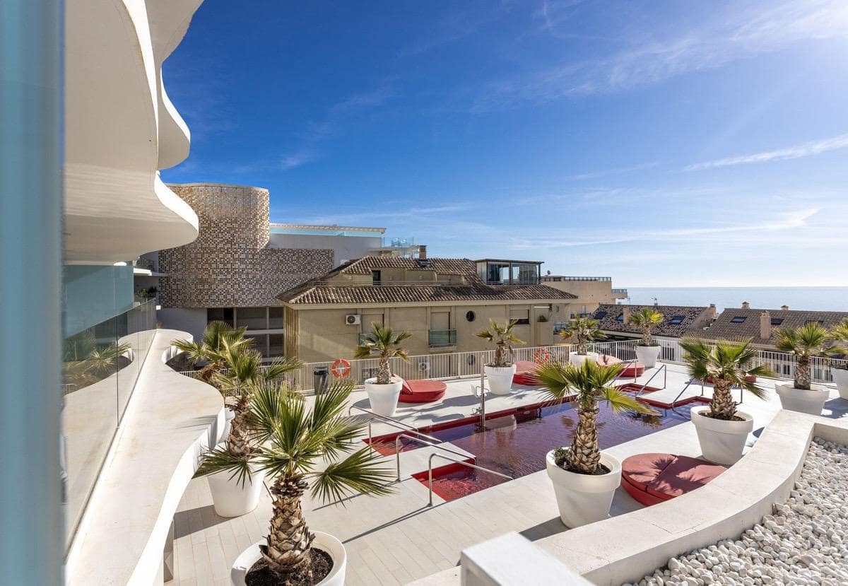 2 soveværelse Lejlighed til salg i Carvajal med swimmingpool garage - € 620.000 (Ref: 9165814)