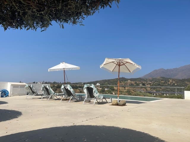 4 sovrum Villa till salu i Selwo, Estepona med pool garage - 1 310 000 € (Ref: 9169564)