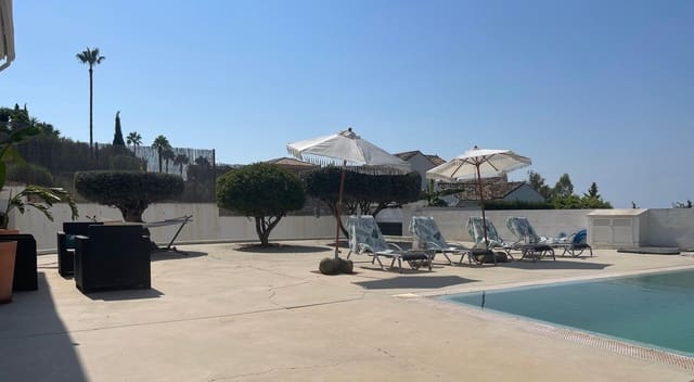 4 sovrum Villa till salu i Selwo, Estepona med pool garage - 1 310 000 € (Ref: 9169564)