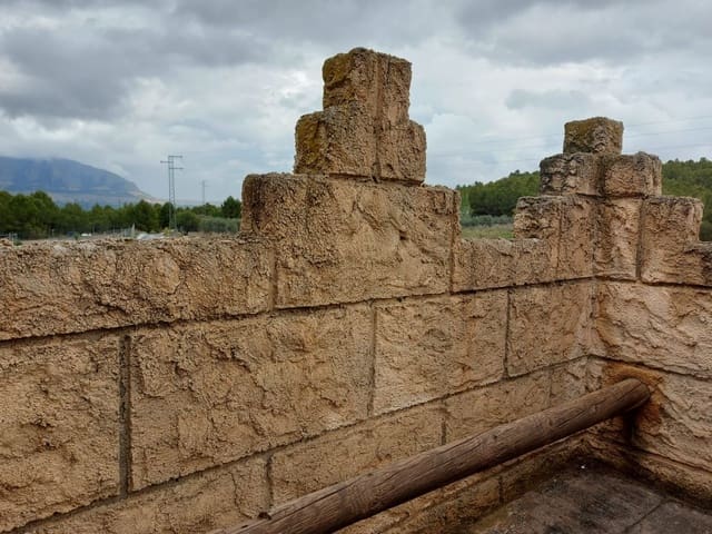 Business for sale in Freila - € 200,000 (Ref: 9255315)