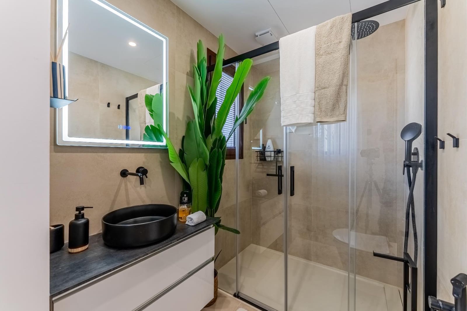 3 sypialnia Dom szeregowy na sprzedaż w Los Arqueros z basenem garażem - 699 000 € (Ref: 9285247)