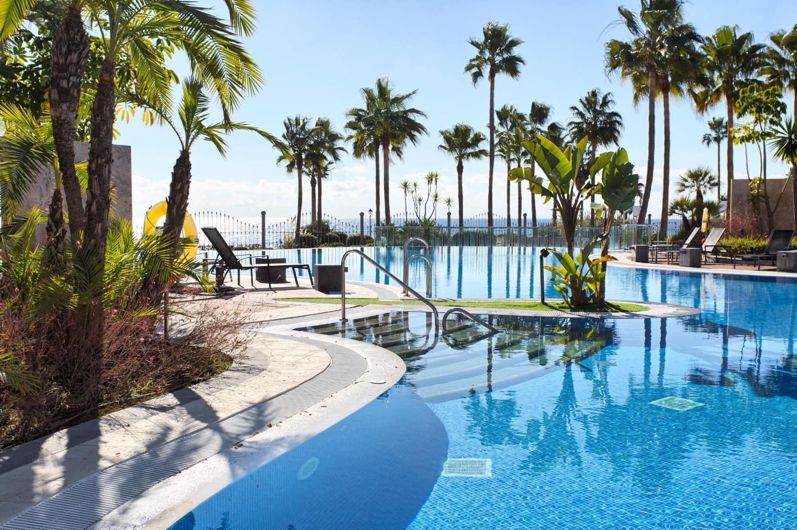 2 bedroom Apartment for sale in New Golden Mile with pool - € 605,000 (Ref: 9321931)