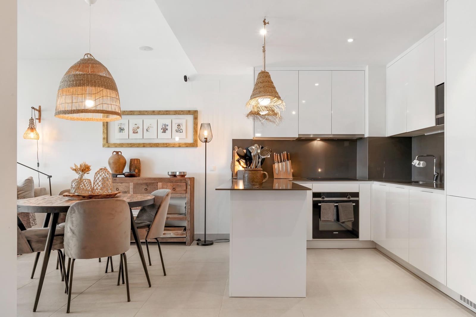 2 slaapkamer Appartement te koop in Estepona met zwembad - € 495.000 (Ref: 9335005)