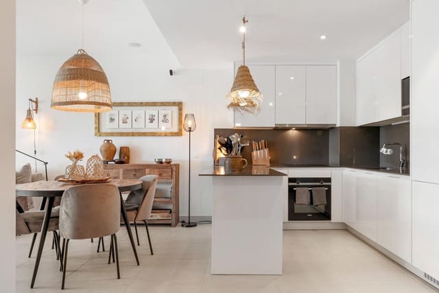 2 slaapkamer Appartement te koop in Estepona Golf, Estepona met zwembad - € 495.000 (Ref: 9335005)